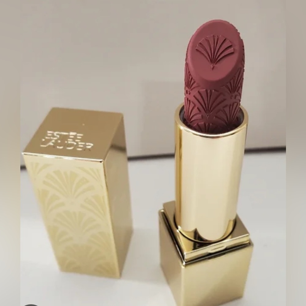 Estee Lauder Rich Plum Lipstick